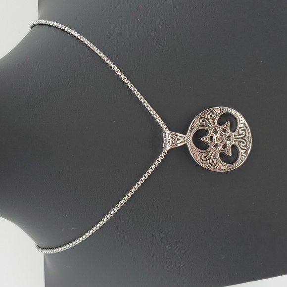 Celtic Knot Silver Tone Chain Pendant Necklace - Picture 2 of 6